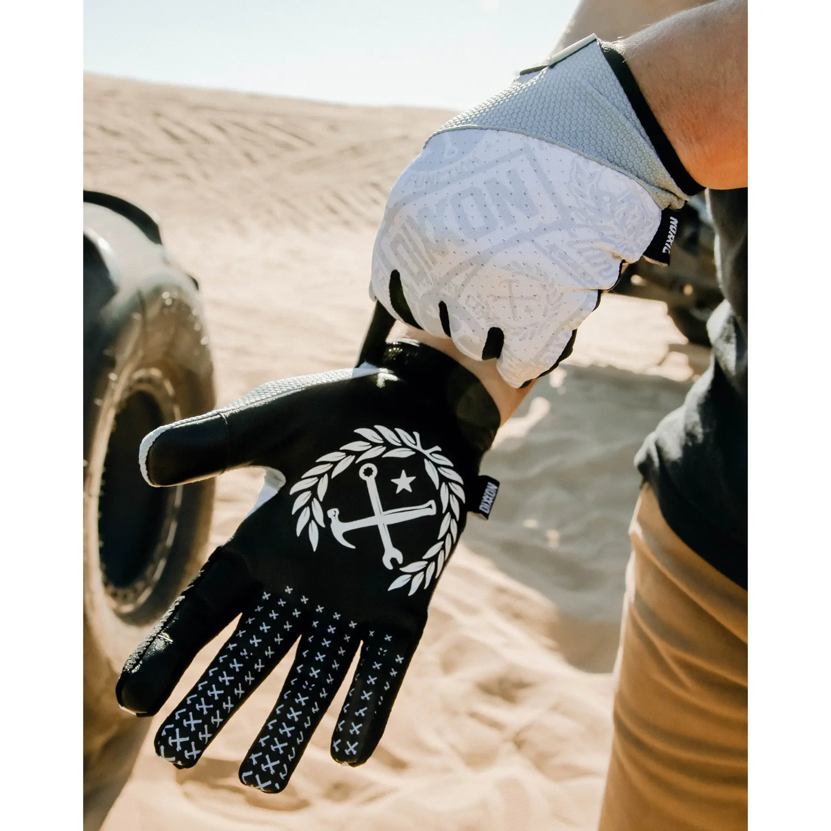 Corpo Overload Moto Gloves - White