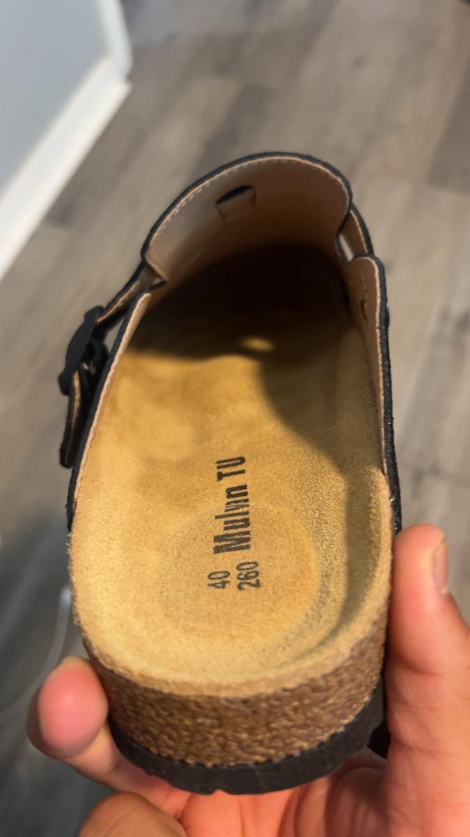 Item: Black, Women us9-9.5 / Men us7-7.5 (40)