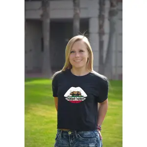 Women's California Lips Flowy Crop Top