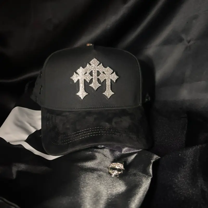 Cruz Plata Negra B Black Hat with Silver Cross Embroidery for Stylish Outfits