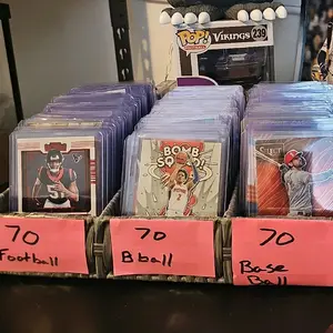 Card Pullbox - Assorted Card Packs with 70 Football and 70 Basketball Cards, Ideal for Collectors and Fans