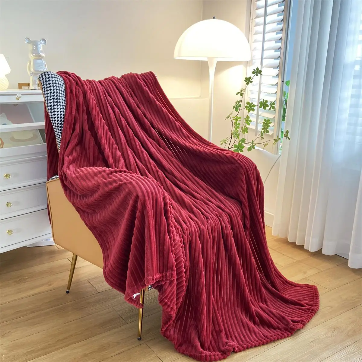 Summer Soft Blankets, Solid Color Fuzzy Plush Throw Blanket, Chill Room Accessories Fluffy Blankets for Bedroom Bed Sofa & Living Room Couch, Bedroom