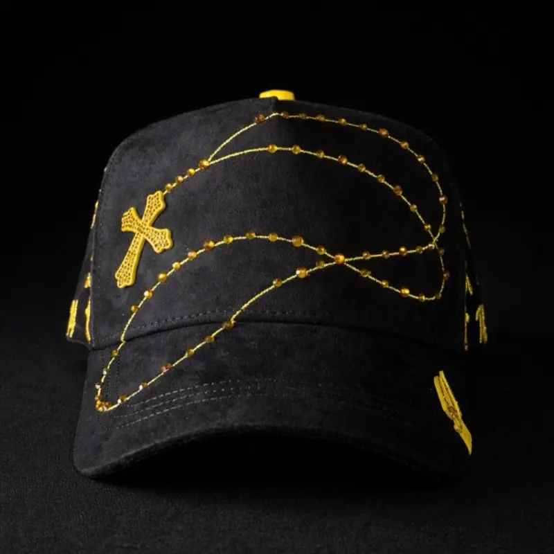 Gorra Exodo 14:14 Color Negro y Dorado