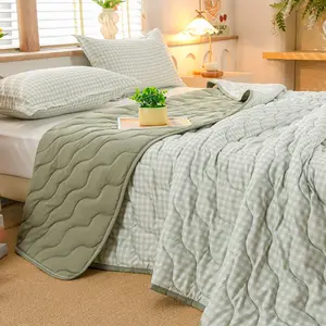 1pc Japanese Minimalist Textured High Elastic Lightweight Washable Summer Quilt, Breathable and Comfortable, Durable