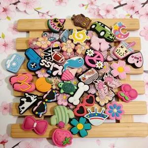 Random Sports Star Theme Shoe Charm 32pcs Cute Vibrant Shoe Decoration Athletic Assorted Varieties for Women & Men Perfect for Sports Fans Elegant Shoe Decorations Colorful