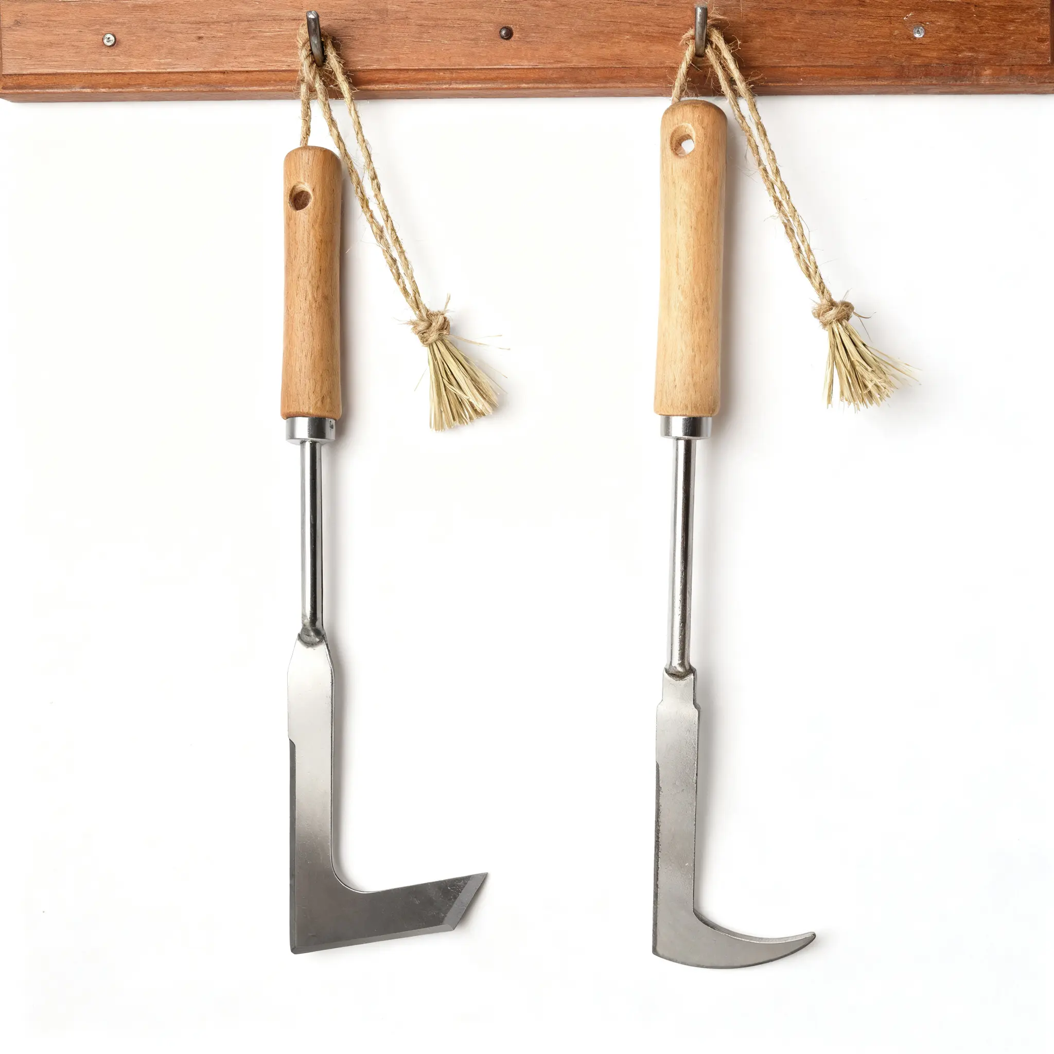 Hand Weeder Tool with Wooden Handle Manual Weeder Puller for Uprooting Weeding Tools Crack Weeder Crevice Weeding Artifact for Gardening 2 Pcs professional garden Metal Weed Multifunctional Stainless Steel Shovel grass driveway