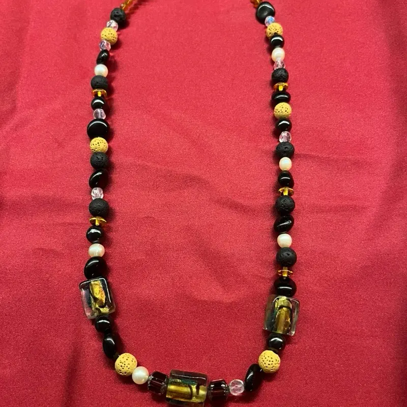 Shadow Pearl Guardian Diffuser Necklace
