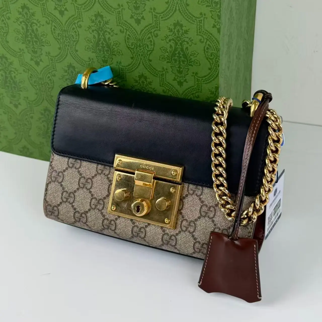 Pre-owned GUCCI Padlock GG Supreme Canvas Black Leather Chain Shoulder Bag