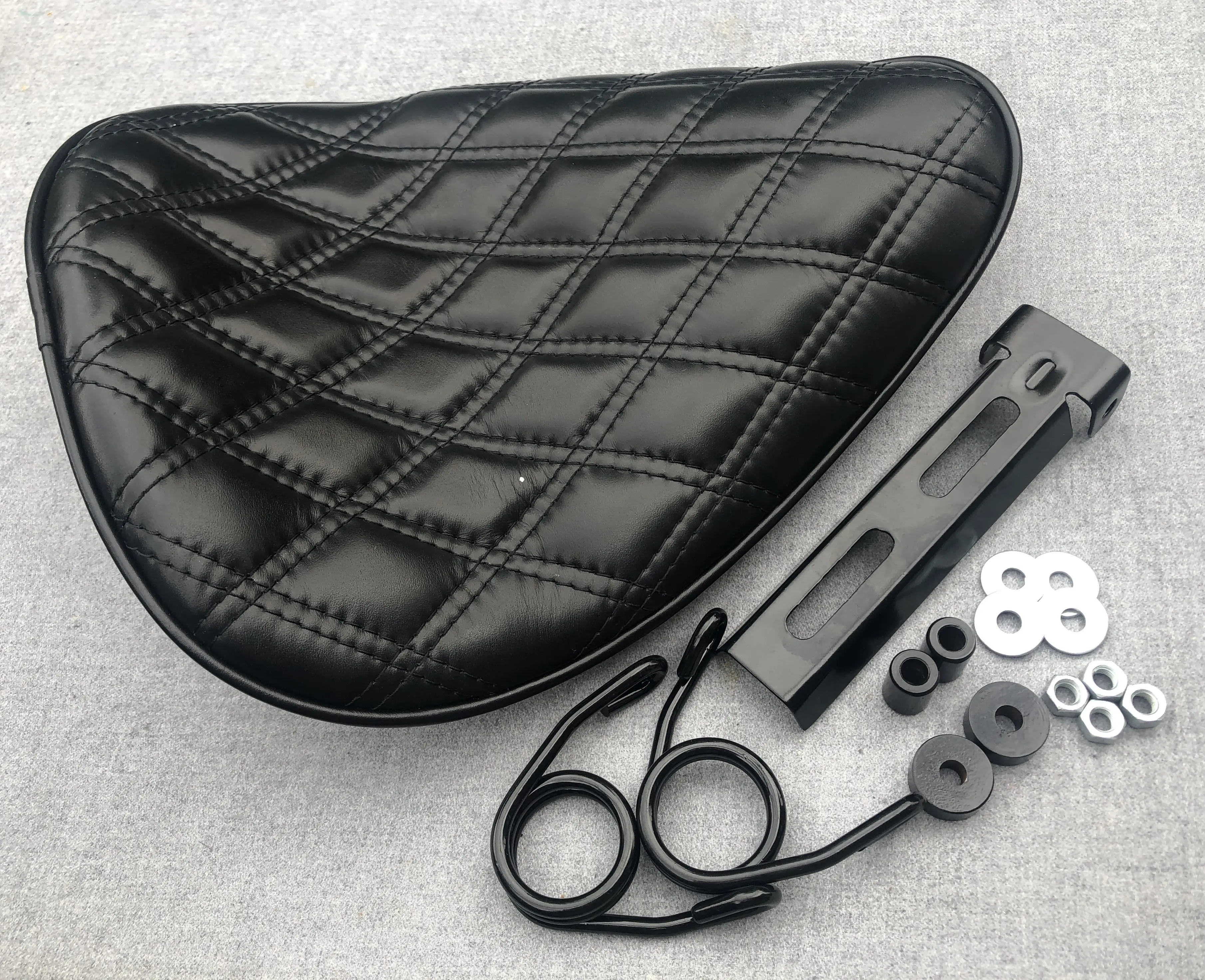 Harley Solo Seat Genuine Leather Yamaha bobber xs650 sportster chopper BSA Honda Triumph Universal Seat Diamond Stitch with Mounting Kit