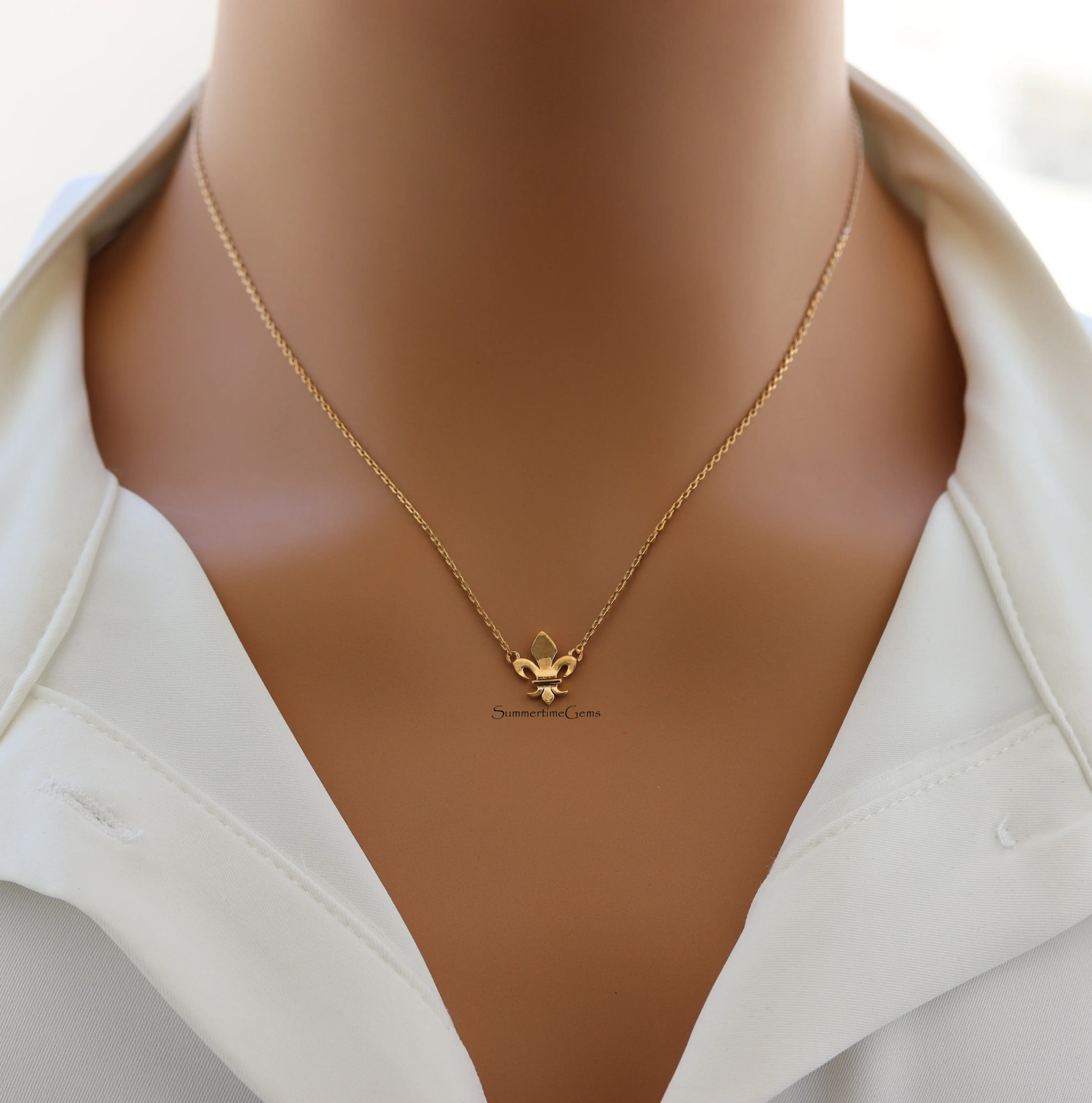 SUMMERTIMEGEMS 18K Gold Plated Fleur De Lis Pendant Necklace - French-Inspired Symbolic Jewelry, Gold-Tone Layered, Fashion Statement, Luxury Statement Necklaces for Timeless Style, Gold-Tone Layered Necklaces