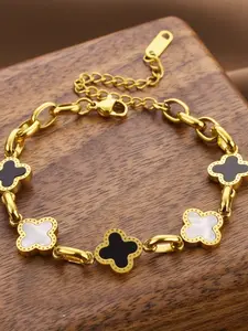 Black and White Four-Leaf Clovers Titanium Steel Bracelet for Women, Suitable for Banquets, Goth, and Daily Wear, Essential for Christmas and Thanksgiving, Elegant Jewelry Bracelet