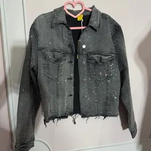 Rhinestone Jacket - Stylish Denim Outerwear with Sparkling Rhinestone Accents for Trendy Looks