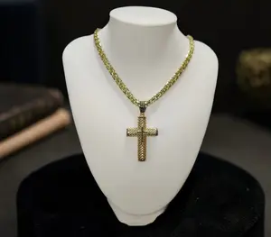 Cadena con dije de cruz tejido chino oro laminado 14k