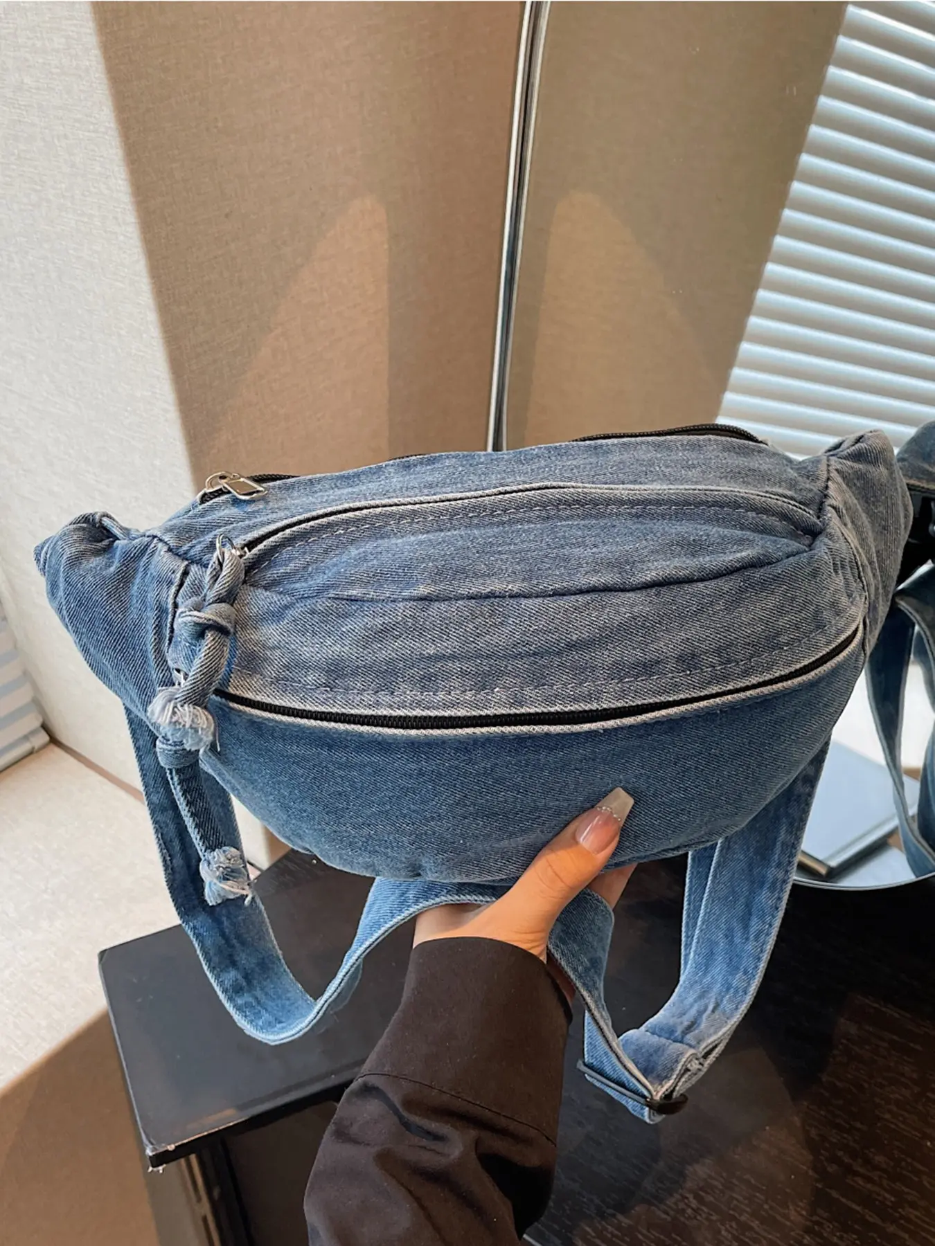 Retro street style texture crossbody bag, casual chest bag, with multi zipper pocket design, can accommodate mobile phones and lipstick, suitable for daily commuting and shopping, Zipper Fanny Pack, Casual waist bag, Fashion waist packs