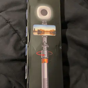 360° Rotatable Adjustable Selfie Stick Tripod, Rechargeable Smart Face Tracking Tripod with 2 Fill Lights, Auto Face Tracking Phone Holder for Vlog, Live Streaming, Remote Tripod