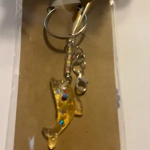Sparkly dolphin keychain
