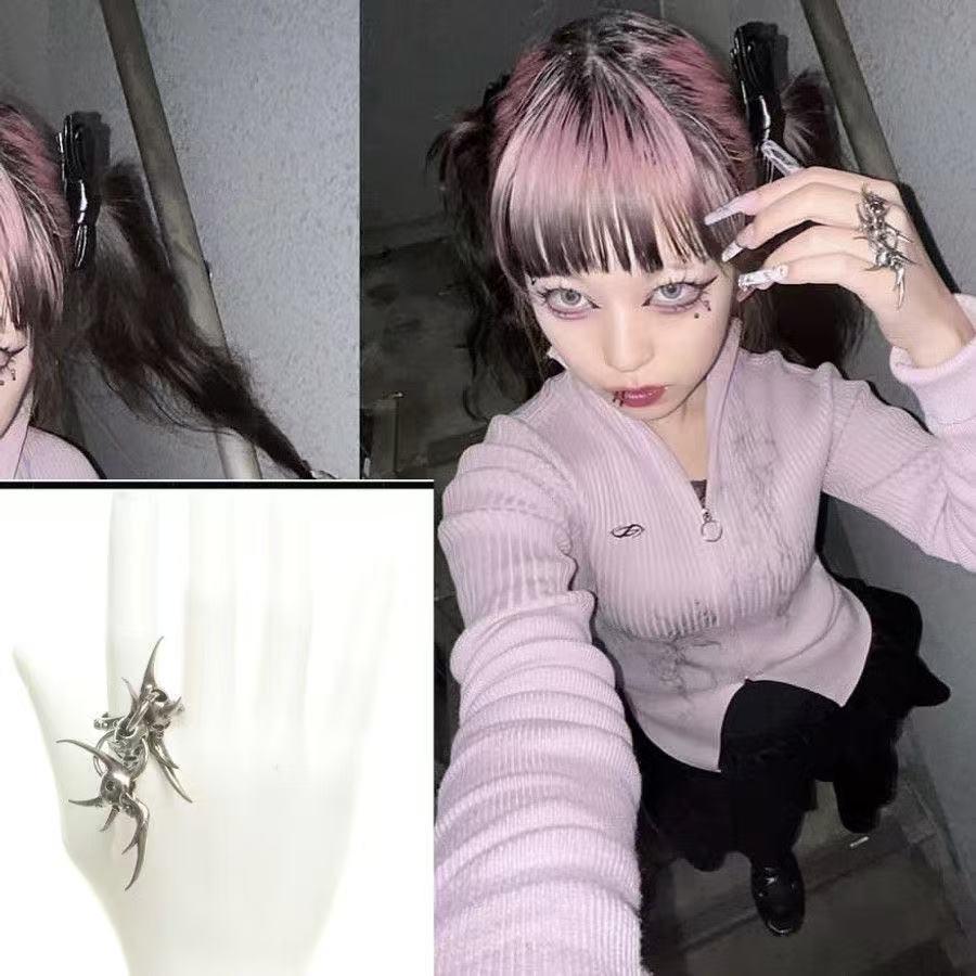 Dark Aesthetic Irregular Ring Gothic Spiked Skull Band Unique Statement Jewelry for Bold Fashionistas
