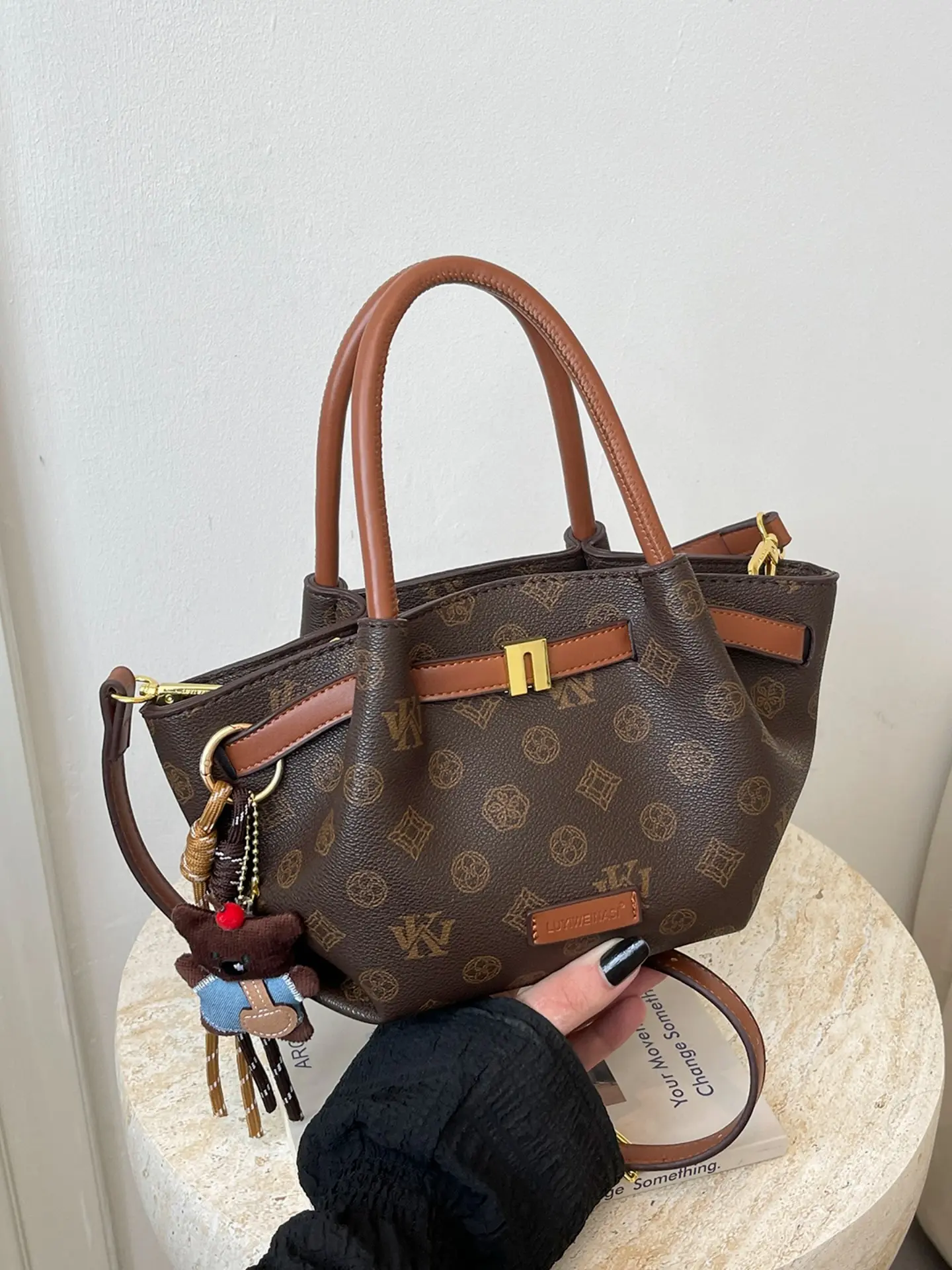Fashionable Women's Bag 2026 New Trendy Print Handbag, Fashion Patterned Bag, Aesthetic Handbag, Casual Commuting Handbag, Casual Lady Backpack, Crossbody Shoulder Bag, Vintage Style Female Purse