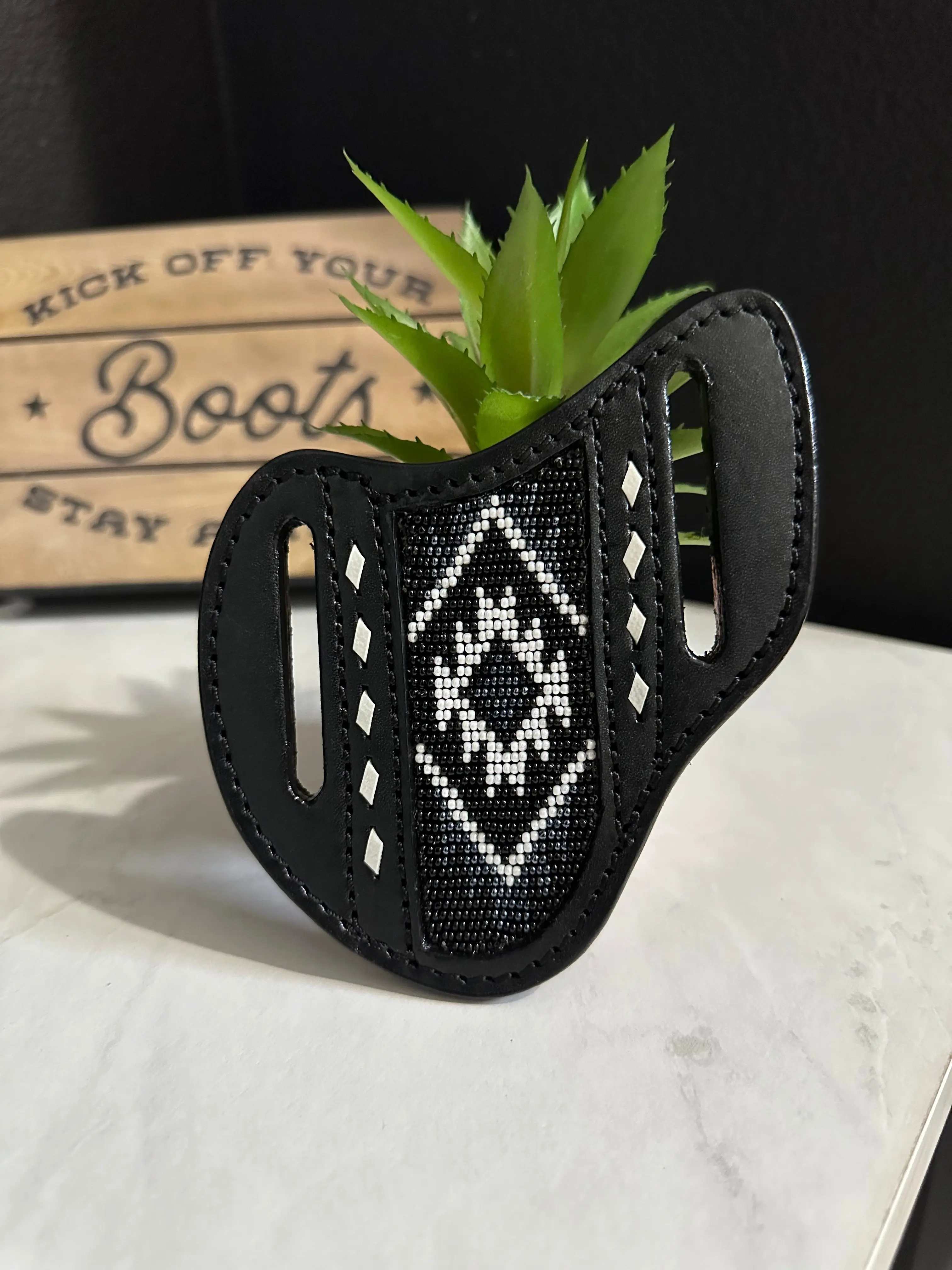 Belt Leather K Sheath 2023 - Black Leather Design with Unique Pattern and Clasp Closure