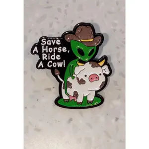 "ALIEN" ENAMEL PIN
