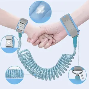 2-meter lockable spring rope child anti-lost wristband leash with rotating head lock, safety belt and key chain, safe and convenient for outdoor use.