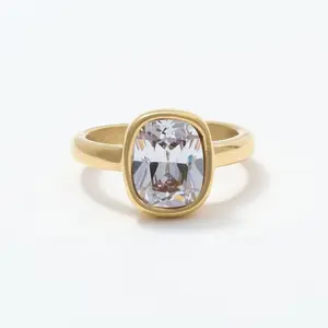 Women's Stainless Steel Square Artificial Zircon Ring - Fashionable, Simple, Light Luxury Costume Jewelry, 2x1.3cm Solitaire Stackable Ring, Artificial Zircon Rings