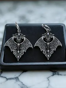 Vintage Gothic Bat Pendant Earrings, Dark Punk Unisex Party Design, Unique Style for Men and Women, Fashion Accessory
