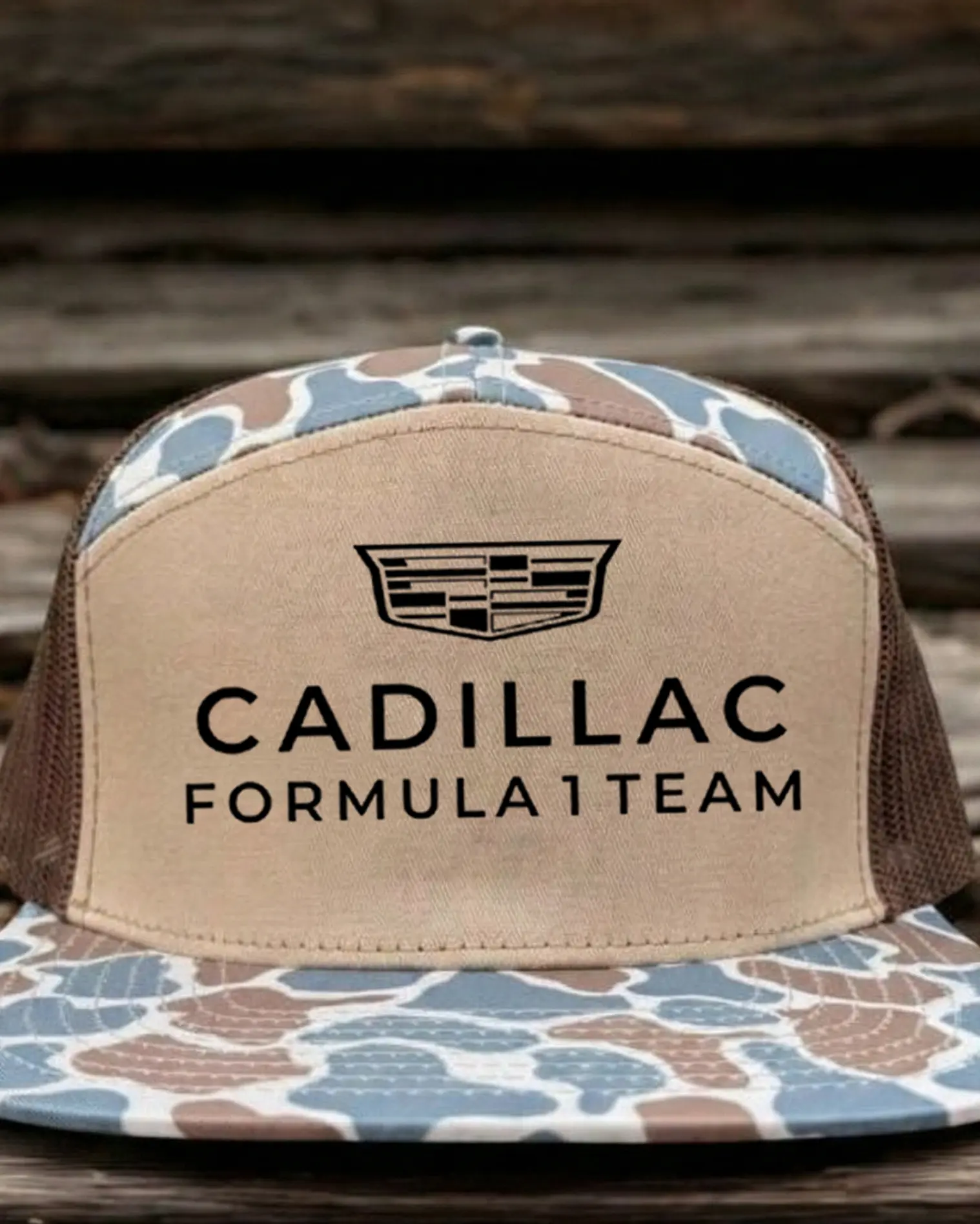 [BUY 2 FOR 1 PRICE] Cadillac Formula 1 Team Camo Trucker Hat for Men Vintage Snapback Cap Mesh Back Racing Hat Outdoor Casual Flat Bill Cap Motorsport Fan Gift Adjustable Unisex Trucker Cap Streetwear Racing Team Inspired Hat