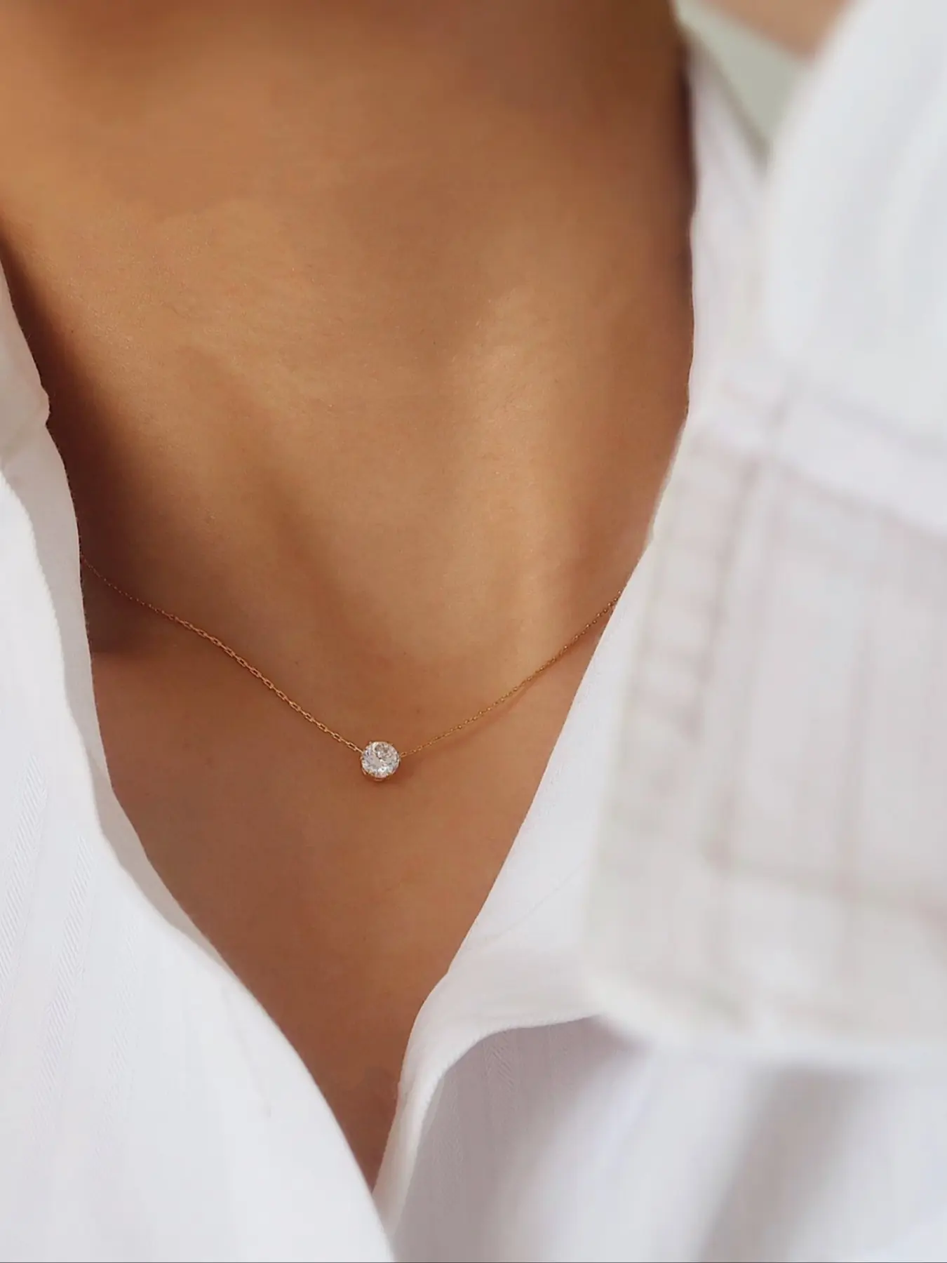 Elegant Women's Zircon Pendant Necklace, Single Gem Necklace, Perfect Gift for Her, Daily Wear Essential Jewelry Accessory, Stylish Female Fashion Piece, Zircon Stones Necklace