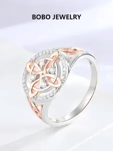 Silvery Rose Gold Witches Knot Ring, Anillo Nudo de Bruja Plata Celtic Knot Jewelry, Cubic Zirconia Decorated Witch's Knot Ring, Witchtok Witch Jewerly Pagan Jewelry for Devotion for Protection, Two Tone Ring