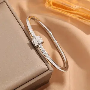 European American Slim Waist Titanium Steel Rose Gold Simple Diamond Encrusted Gold Plated Non Fading Women Bracelet Fashion Ol