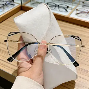 Stylish Cat-Eye Hollow Metal Frame Anti-Blue Light Glasses for Women, Minimalist Flat Lens Computer Goggles, Lightweight & Comfortable Eyewear for Daily Office Screen Use