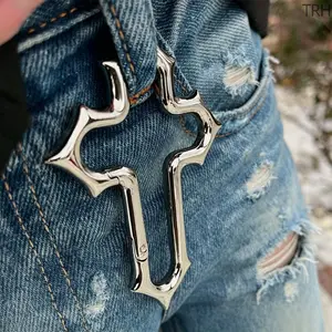 Gothic Cross Metal Keychain, Zinc Alloy Spring Snap Hook Bag Charm, Trendy Irregular Cross Carabiner Clip, Stylish Punk Decor Accessory for Handbags Backpacks, Durable Versatile Key Holder for Daily Streetwear Outfits