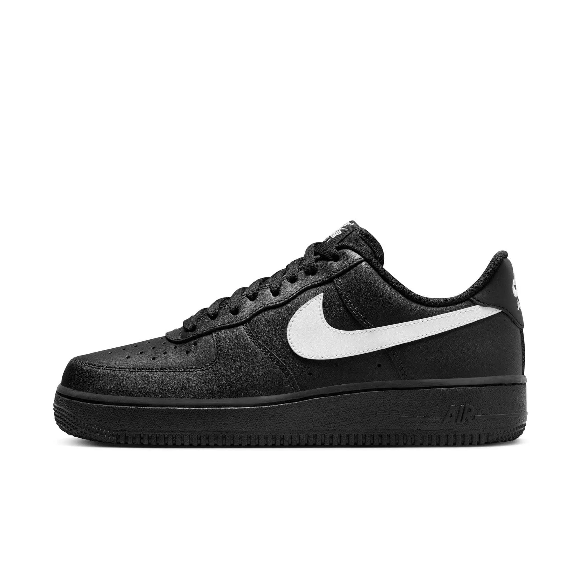 NIKE Men's Fashionable Sports Shoes - Air Force 1 '07 Lace Up Hoop Shoes with Nike Air Cushioning for Competitive Play, Leather, Cupsole Sole, Iconic Look, Low-Cut, Sporty Chic, Fashion Sneakers, All Day Sneakers, Athletic Casual Sneakers