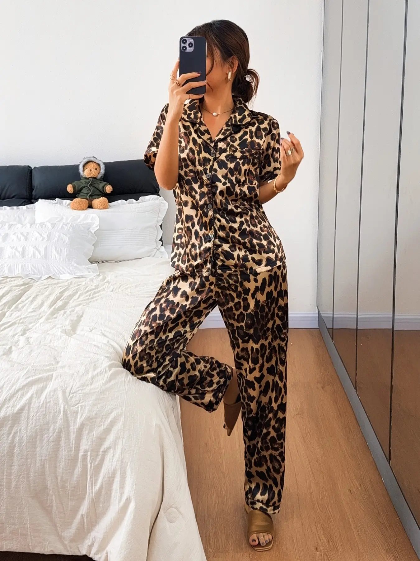 Elegant Women's Leopard Print Pajama Set, Short Sleeve Button Front Sleepwear, Loungewear, Homewear, Pajamas Home Wear, Casual Loose-Fitting All-Over Print Home Pjs Nightwear Sleepwear
