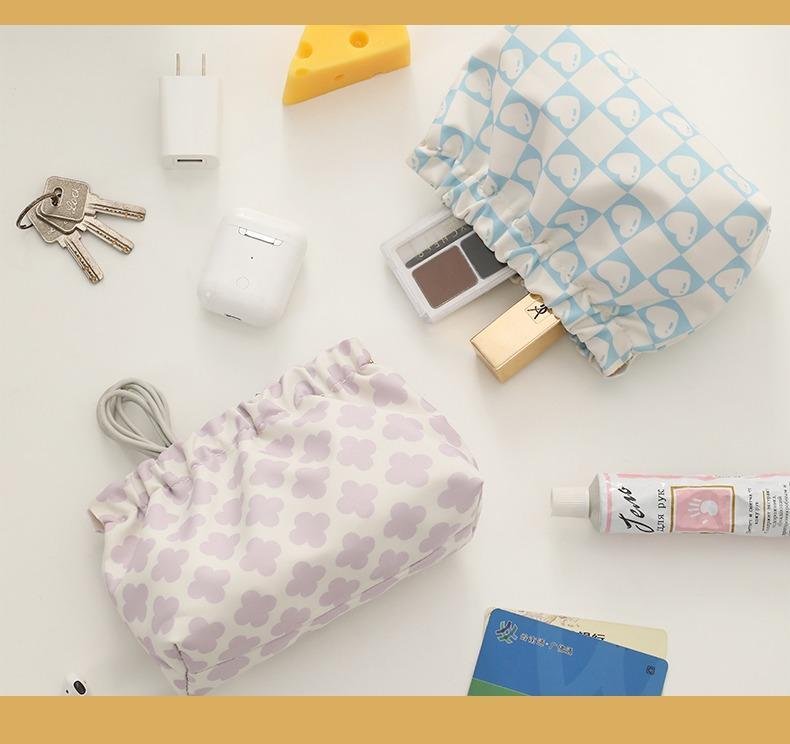 Self-Closing Waterproof Makeup Bag - Shrapnel Storage Bag for Girls with VITALITY Design