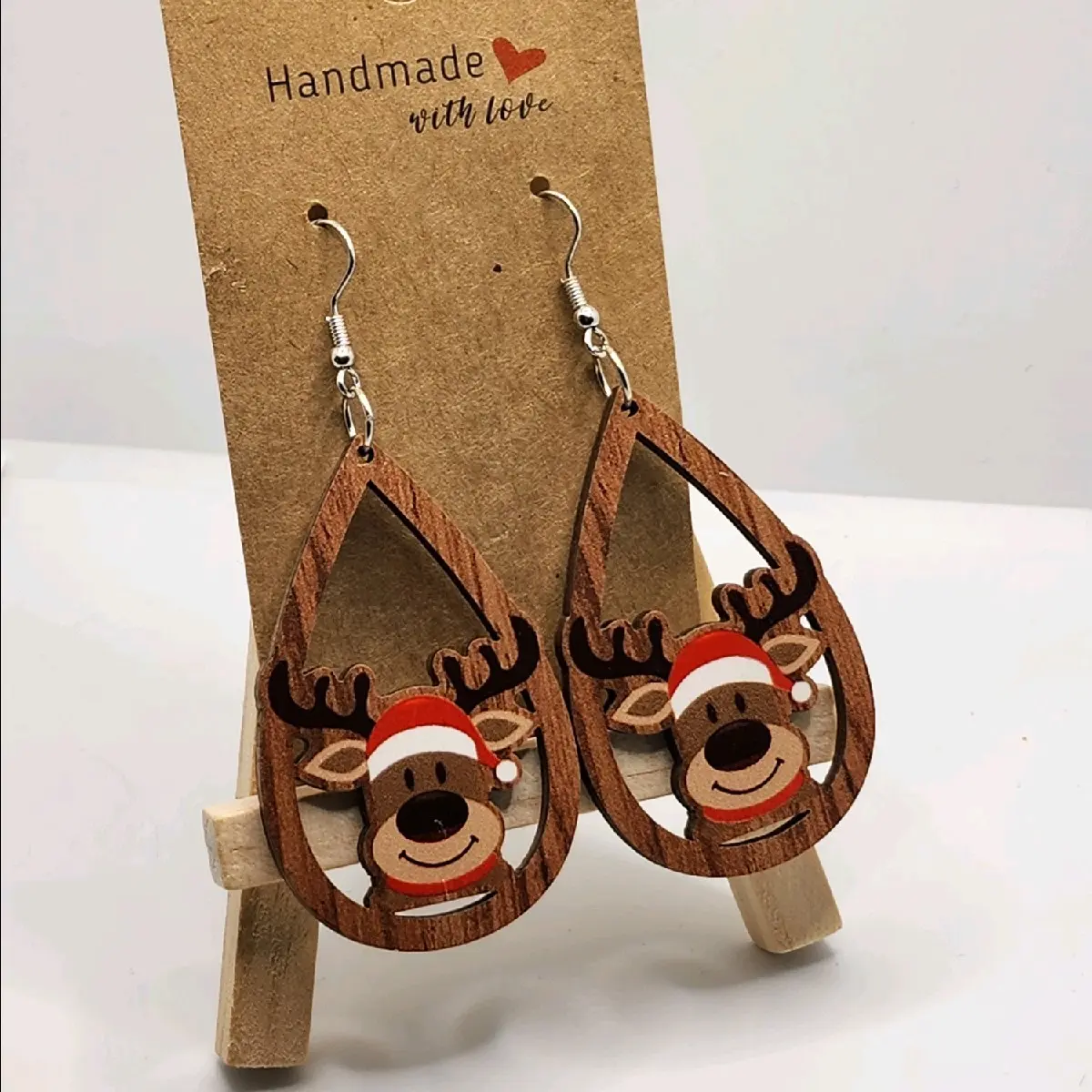 Unisex Wooden Reindeer Drop Earrings - Casual Daily High-Quality Durable Wood Hook Earrings, 1 Size, Unique Design, Comfortable to Wear, for Festive Holidays Parties, Note: Choking Hazard is a Small Ball