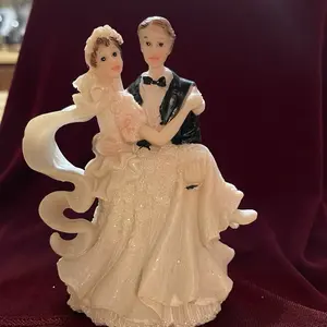 Ceramic Cake topper  couple  for wedding    4” tall  excellent  quality  with  beautiful details