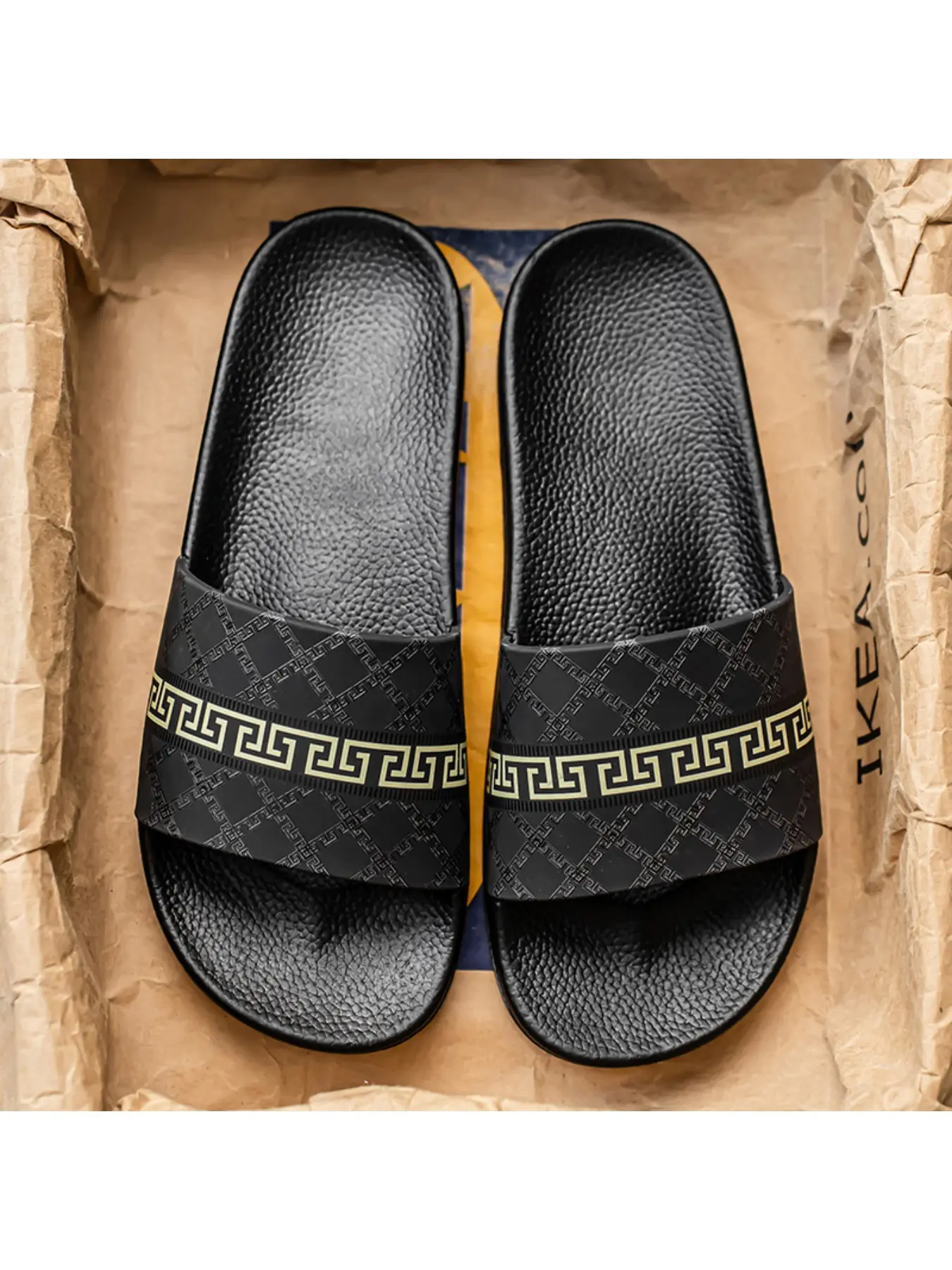 Trendy Men's Summer Outdoor Slide Slippers, High-End One-Piece Sport Anti-Slip Indoor Sandals, Comfortable Home Shoes