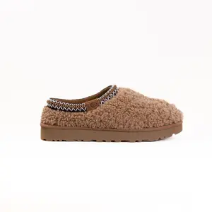 UGG Tasman Maxi Curly (Women's) - Chestnut