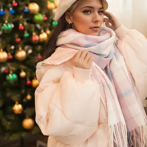 TikTok'un En İyi Noel Hacks! 🎄   Handwoven Plaid Scarf – From IRL Snow Days to Metaverse Xmas Parties ✨   Vegan Cashmere-Like Tech + AR Snowflake Fringe ⚡   23K+ Sold! # Y2KRevival # CyberCozy2025"