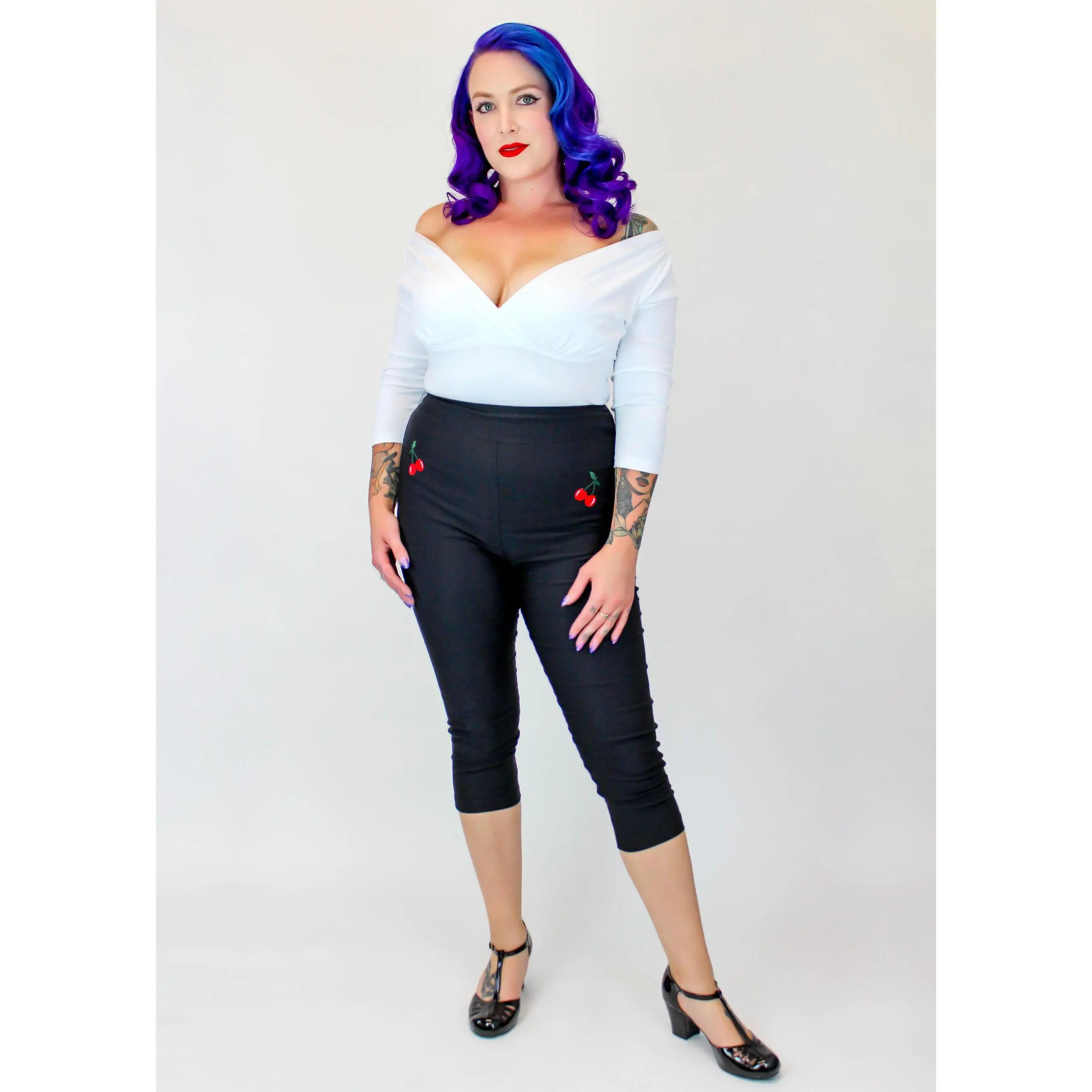 Retro Cherry Print Capris for Women in 100% Cotton - High-Waisted, Fitted & Casual with Back Zip, Plus Size