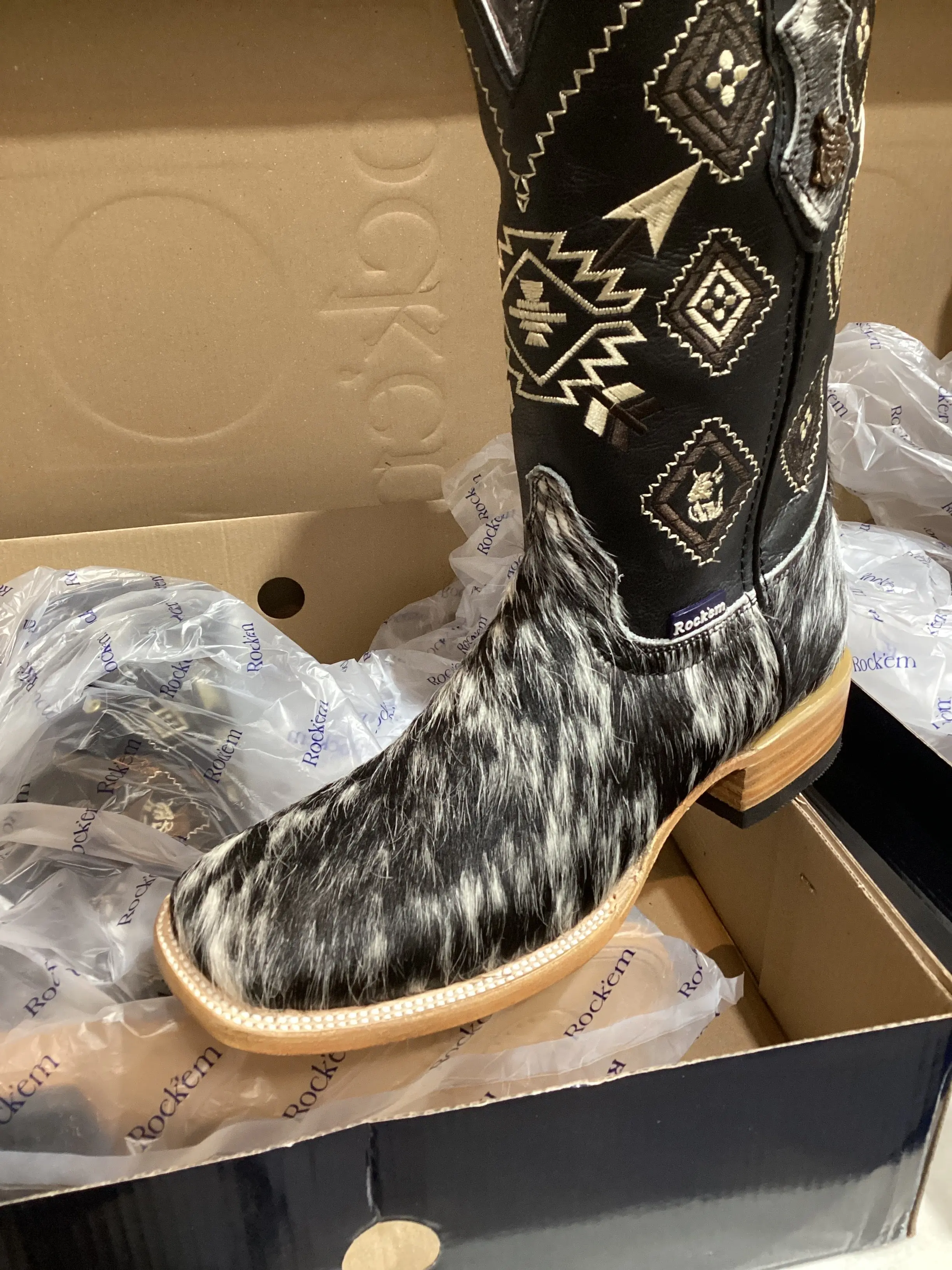 Rock'em Men's Cow Hair Boots Size 7 *AS SEEN ON IMAGE*