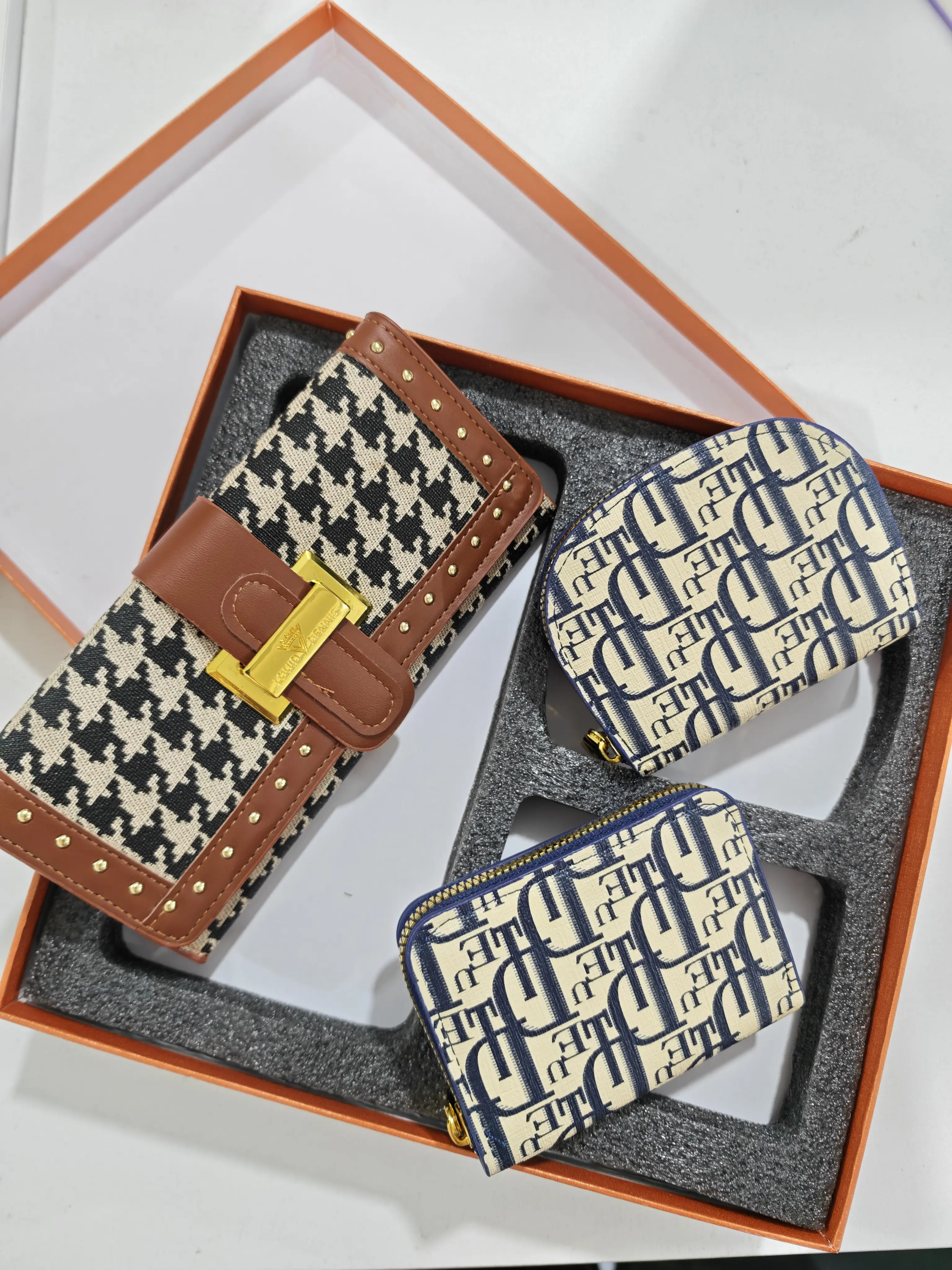 Brand New Luxury Women Wallet Card Holder Set Unisex Vintage Plaid Letter Pattern Multi Card Slots Coin Purse Gift Box Daily Use Portable Clutch Wallet