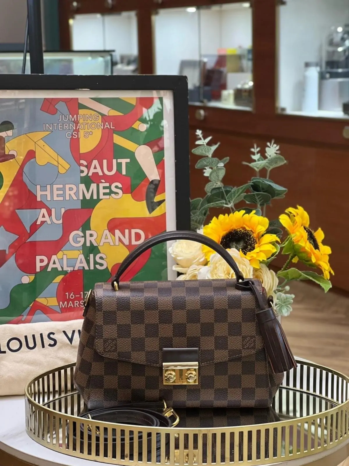 Pre loved Louie V Pre-Loved Louis Vuitton Petit Noe Monogram Canvas Shoulder  main image 2