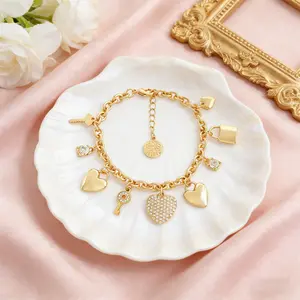Original design heart-shaped lock jewelry, diamond-studded, personalized couple bracelets, women's Christmas gift, couple heart-shaped bracelet Fashionable Bangle Rhinestone Decor Bangles