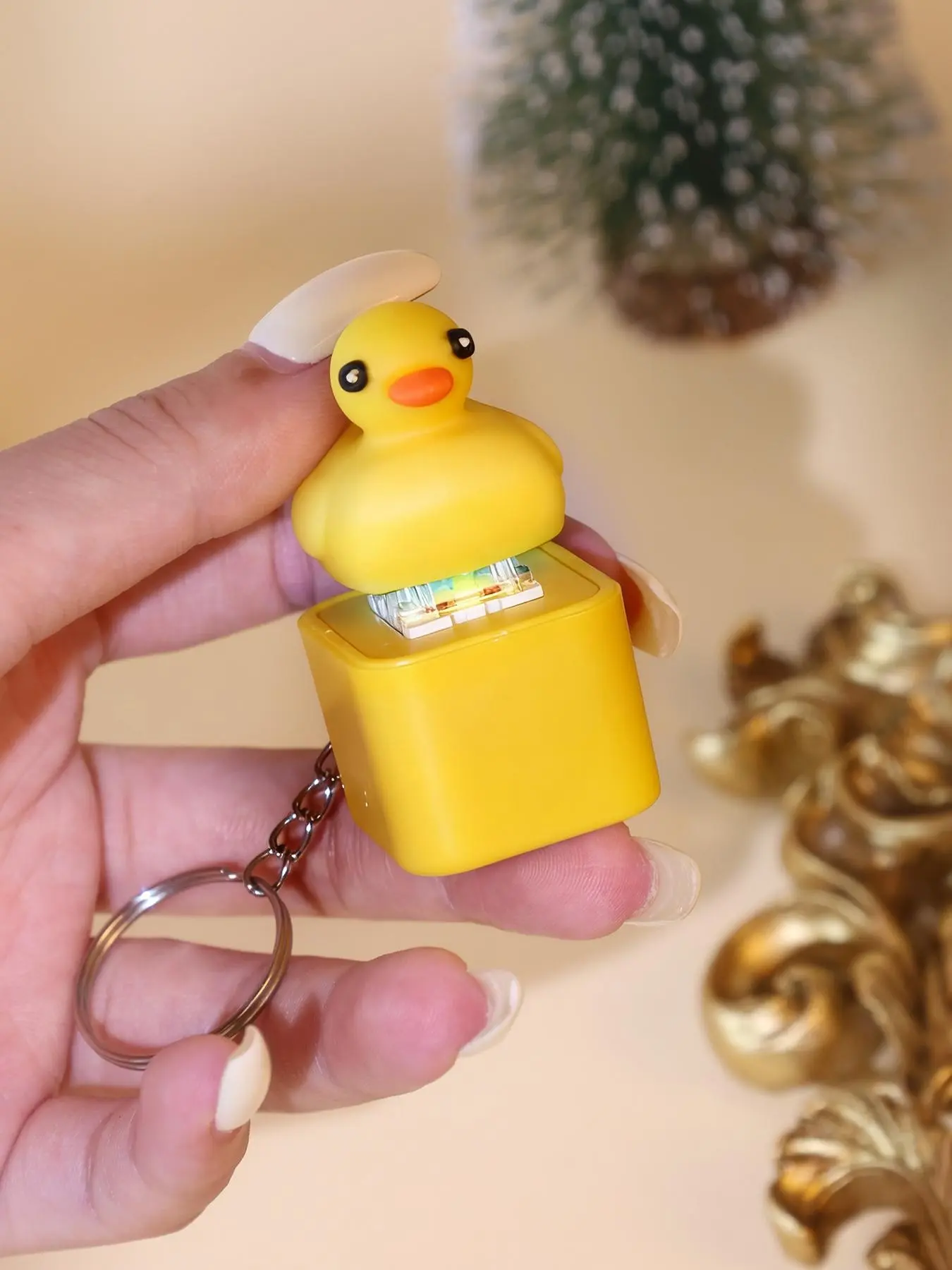Funny Quacking Duck Keychain, Realistic Sound, Cute Animal Sound Generator, Stress Relief, Focus and Relax, Plain Pattern, Bending Design