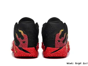 Black Low-Top Basketball Sneakers with Gradient Overlay and ZoomX Cushioning