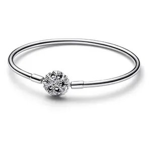 Pandora Moments Sparkling Snowflake Clasp Bangle 592286C01-19