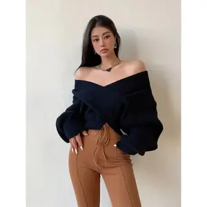 Women’s off-shoulder knit sweater top, sexy cross-body long-sleeve pullover, casual fashion short cardigan knitwear for fall and winter